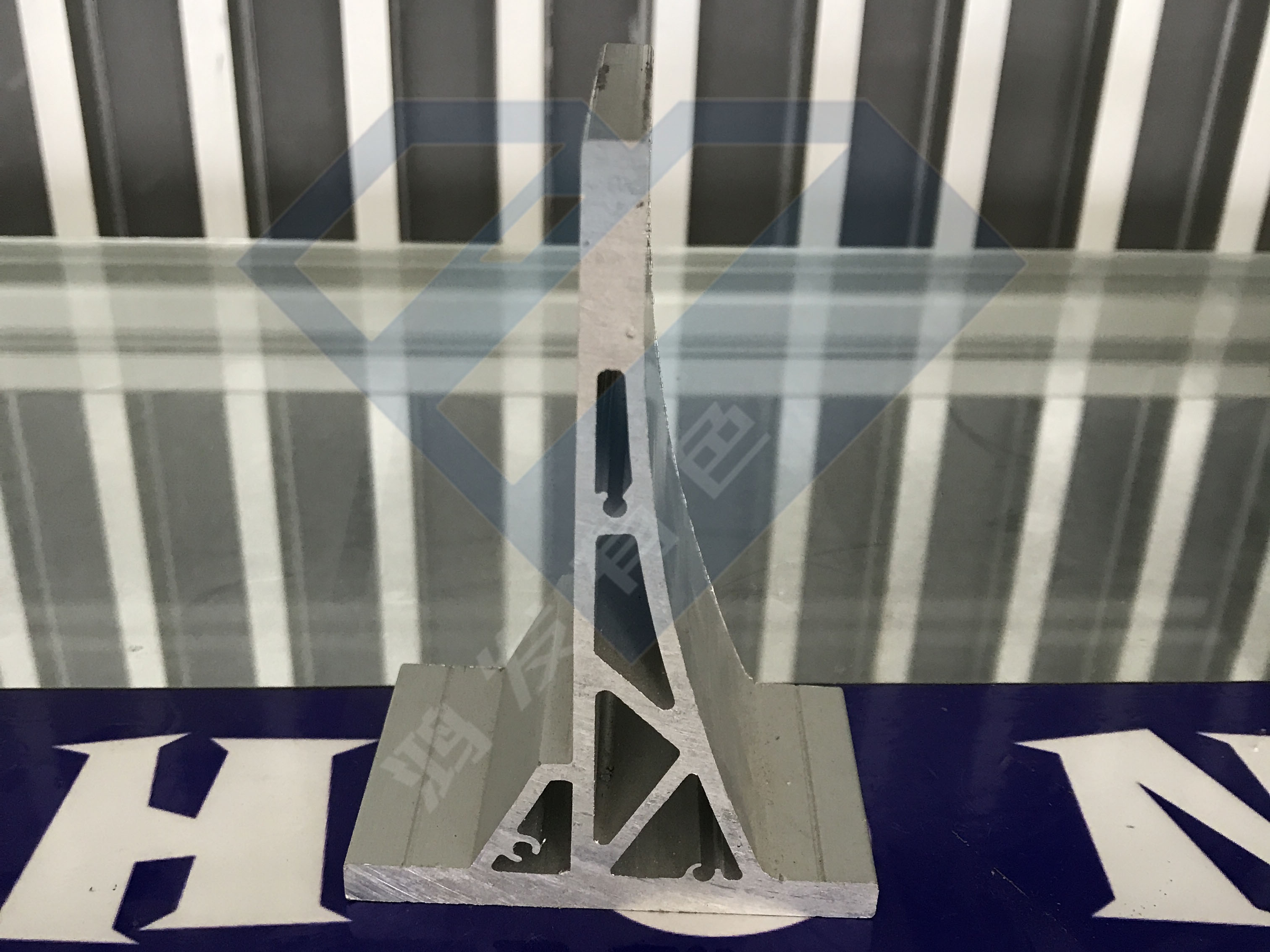 異形三角支架型材定制85*125，鋁型材開(kāi)模定制源頭廠(chǎng)家