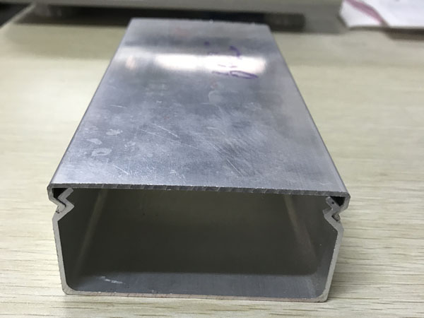鋁合金線(xiàn)槽蓋板